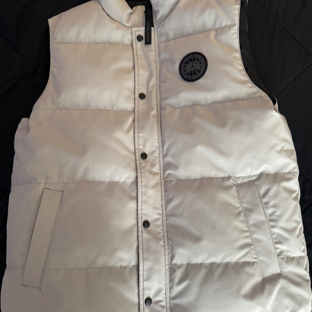 Authentic Canda Goose vest Limestone (light tan)